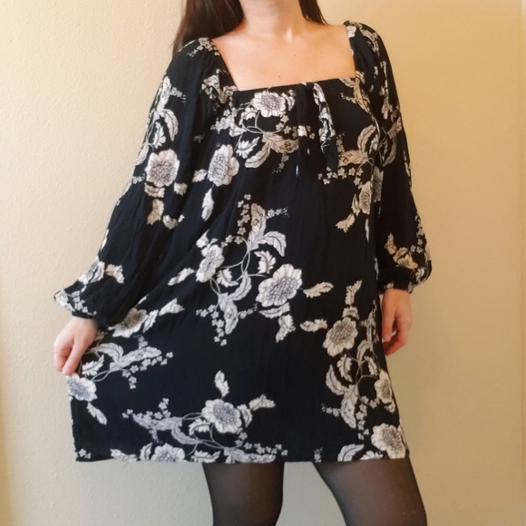 Billabong - Black Floral Long Sleeve Tie Dress - Picture 2 of 10